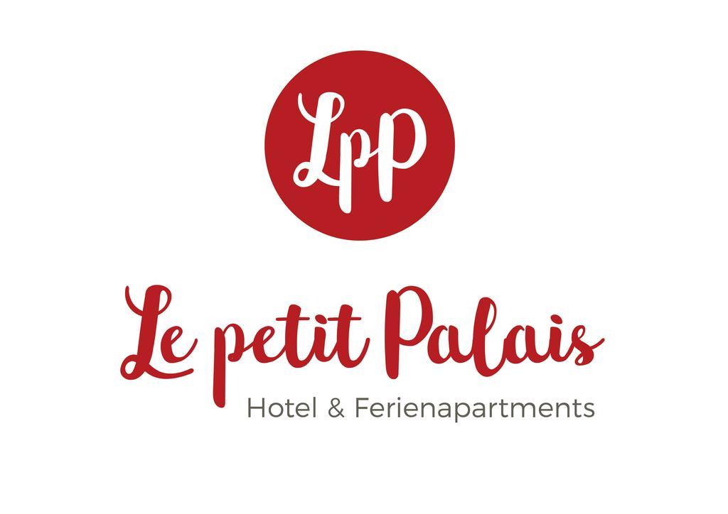 Le Petit Palais - *